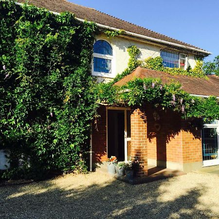 Stapehill Lodge B&B Hampreston Eksteriør bilde