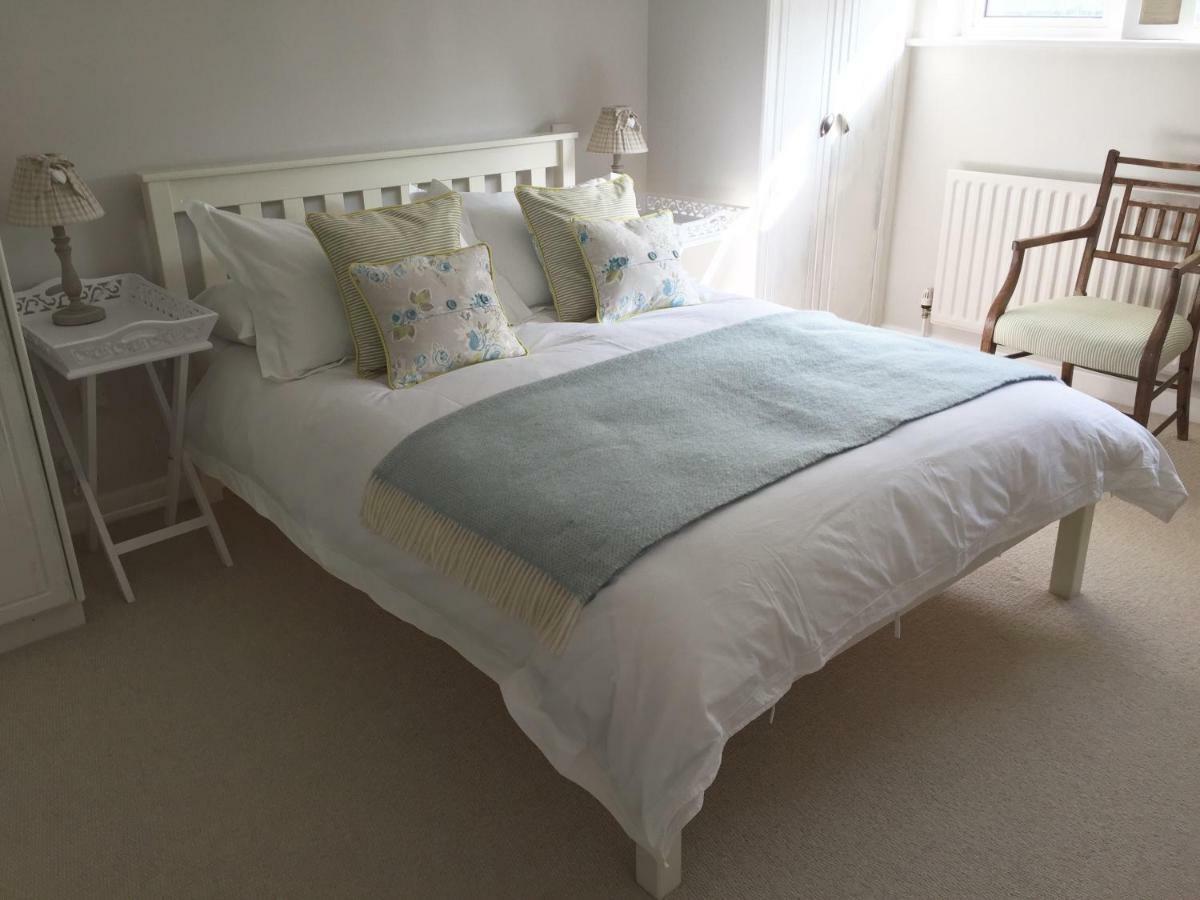 Stapehill Lodge B&B Hampreston Eksteriør bilde