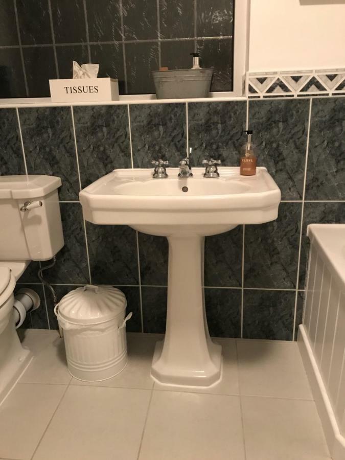 Stapehill Lodge B&B Hampreston Eksteriør bilde