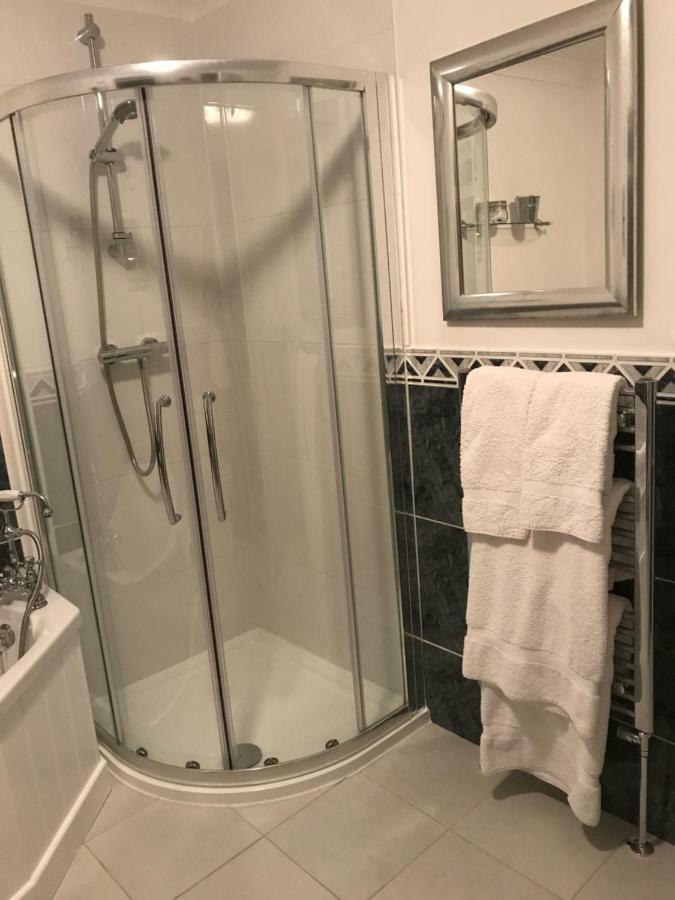 Stapehill Lodge B&B Hampreston Eksteriør bilde