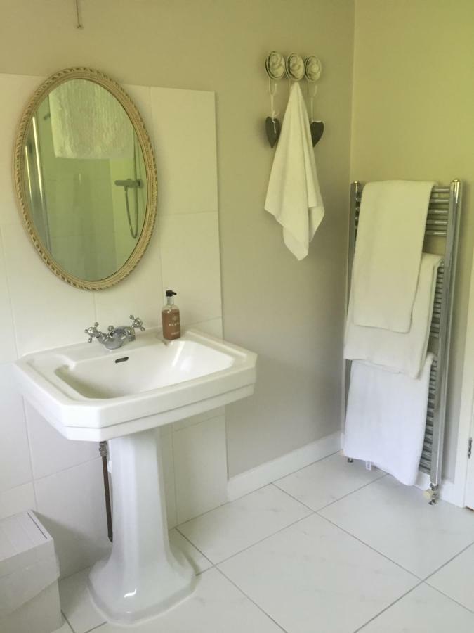 Stapehill Lodge B&B Hampreston Eksteriør bilde